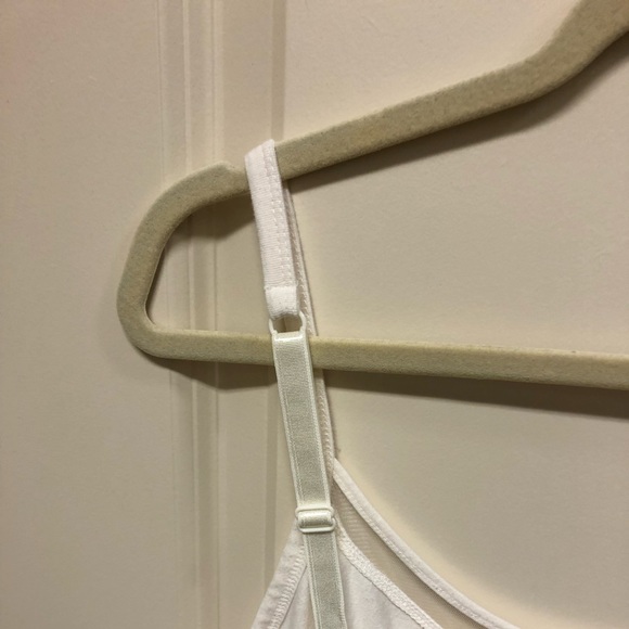 Catherine’s 3x Strappy mesh details - Picture 3 of 4